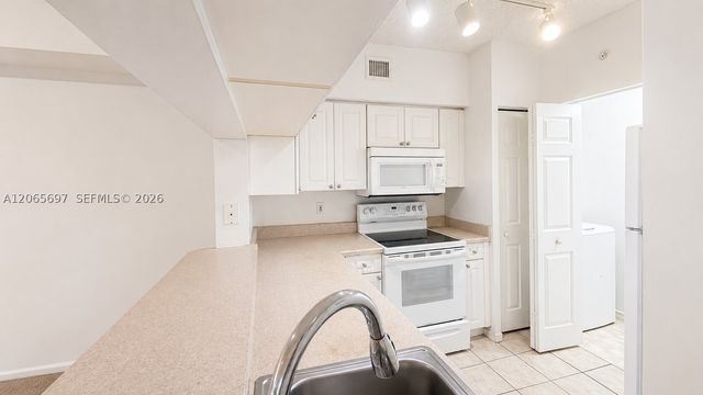 17150 N Bay Rd 2602, Sunny Isles Beach, FL 33160