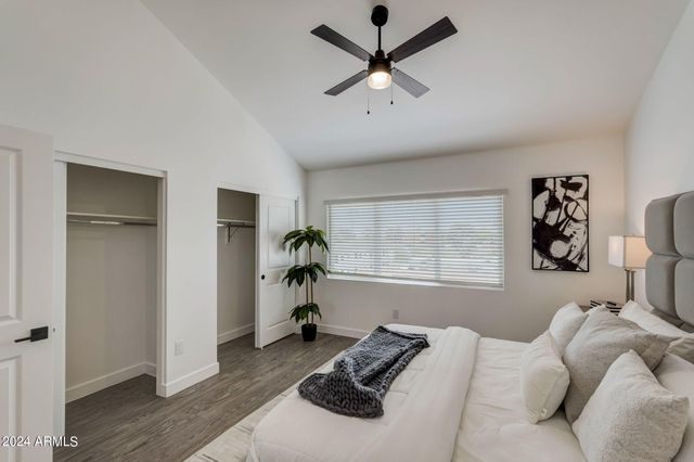 3645 E EARLL Drive 13, Phoenix, AZ 85018