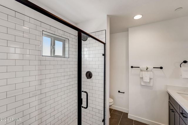 3645 E EARLL Drive 13, Phoenix, AZ 85018