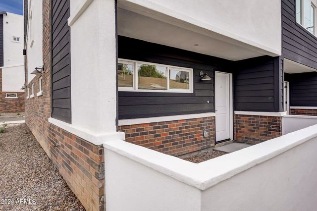 3645 E EARLL Drive 13, Phoenix, AZ 85018