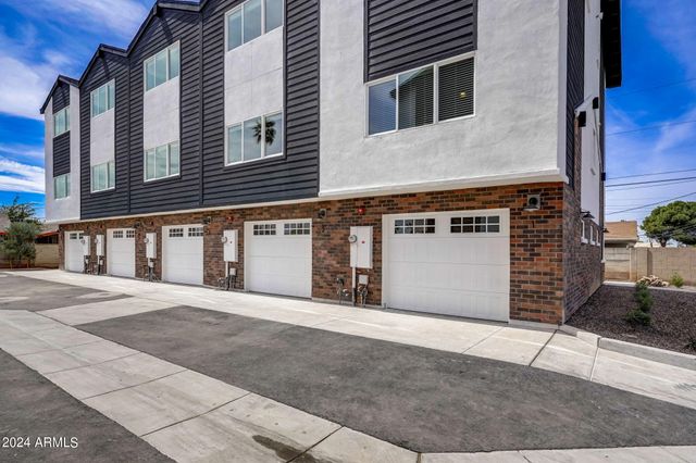 3645 E EARLL Drive 13, Phoenix, AZ 85018