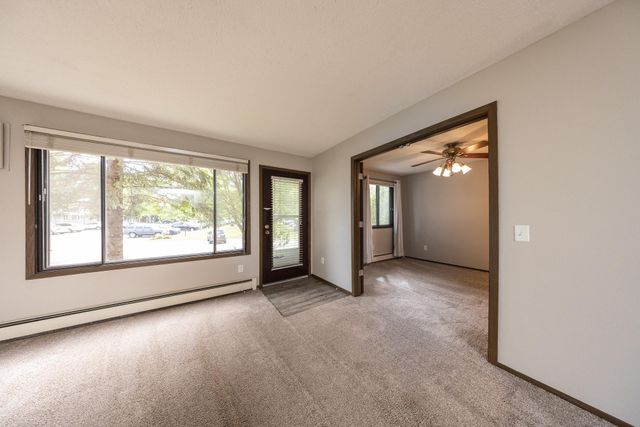 3917 Heritage Hills Drive 102, Bloomington, MN 55437