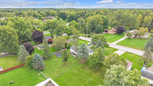 6155 E Maple Avenue, Burton, MI 48439