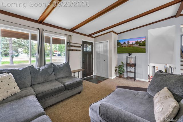 6155 E Maple Avenue, Burton, MI 48439
