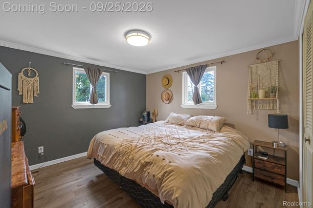 6155 E Maple Avenue, Burton, MI 48439