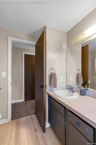 6155 E Maple Avenue, Burton, MI 48439