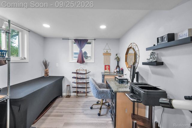 6155 E Maple Avenue, Burton, MI 48439