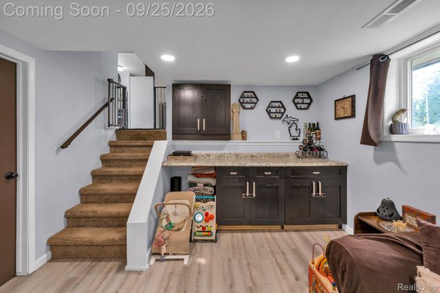 6155 E Maple Avenue, Burton, MI 48439