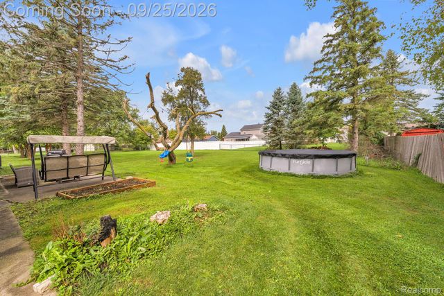 6155 E Maple Avenue, Burton, MI 48439