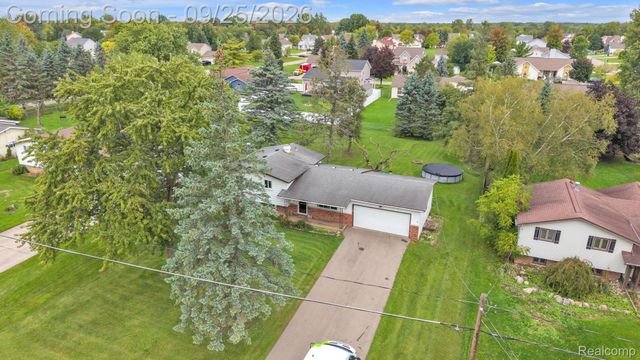 6155 E Maple Avenue, Burton, MI 48439