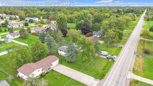 6155 E Maple Avenue, Burton, MI 48439