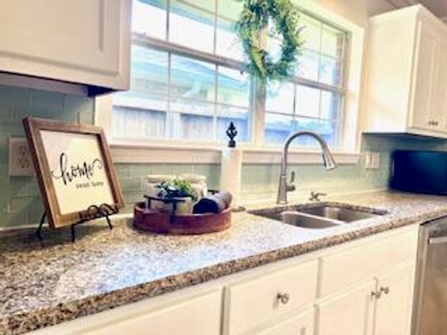 9720 Parker Lake Circle, Navarre, FL 32566