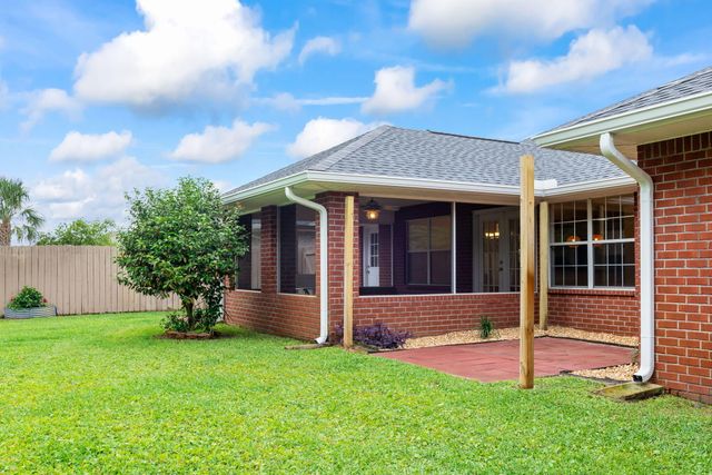 9720 Parker Lake Circle, Navarre, FL 32566