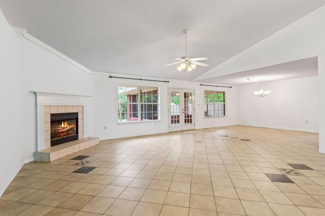 9720 Parker Lake Circle, Navarre, FL 32566