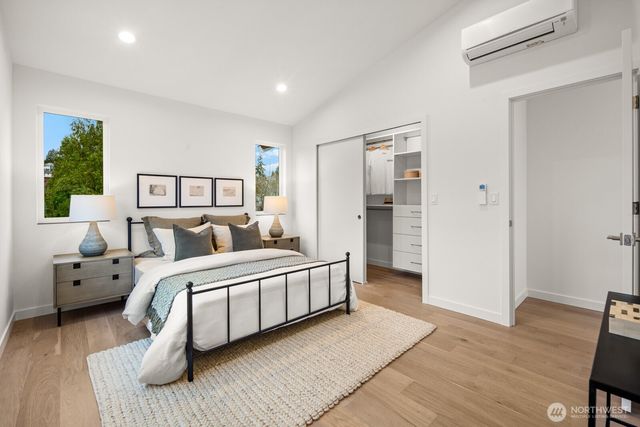 713 B N 70th Street, Seattle, WA 98103