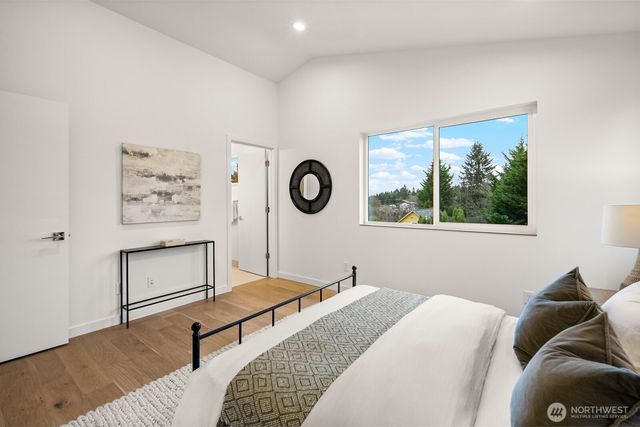 713 B N 70th Street, Seattle, WA 98103