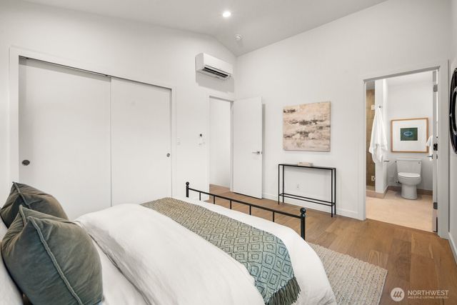 713 B N 70th Street, Seattle, WA 98103