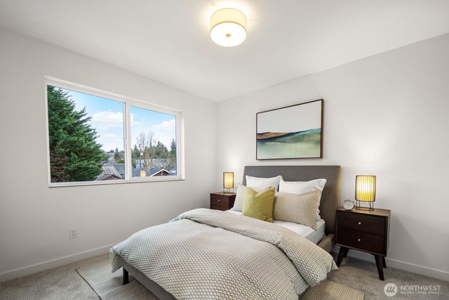 713 B N 70th Street, Seattle, WA 98103