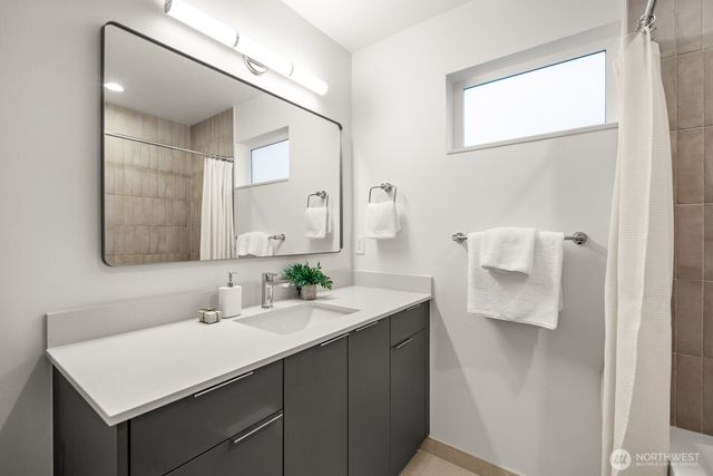 713 B N 70th Street, Seattle, WA 98103