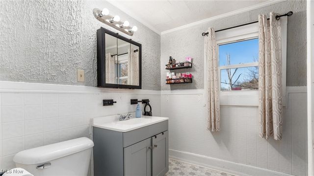 405 Foster Avenue, Cambridge, OH 43725