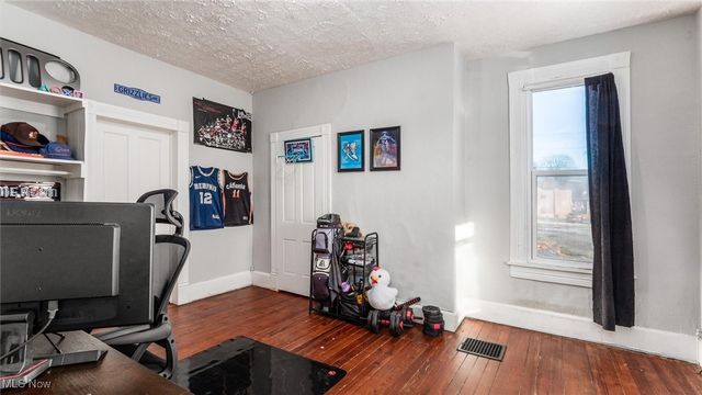 405 Foster Avenue, Cambridge, OH 43725