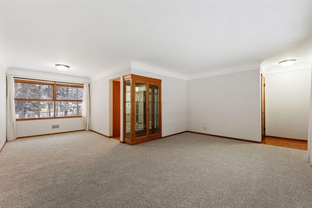 4832 Maryland Avenue N, Crystal, MN 55428