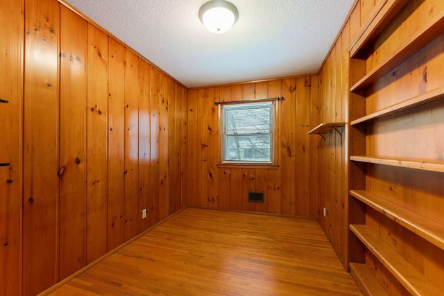 4832 Maryland Avenue N, Crystal, MN 55428