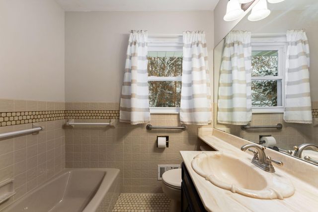 4832 Maryland Avenue N, Crystal, MN 55428