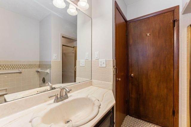 4832 Maryland Avenue N, Crystal, MN 55428