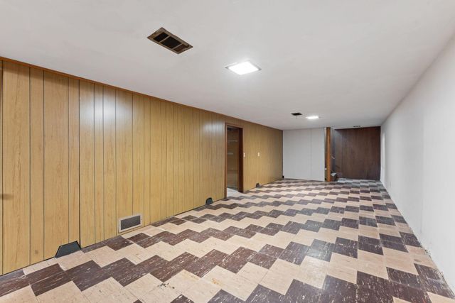 4832 Maryland Avenue N, Crystal, MN 55428