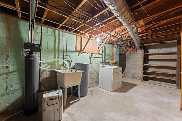 4832 Maryland Avenue N, Crystal, MN 55428