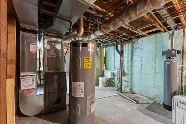 4832 Maryland Avenue N, Crystal, MN 55428