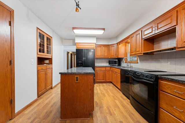 4832 Maryland Avenue N, Crystal, MN 55428