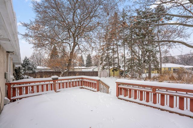 4832 Maryland Avenue N, Crystal, MN 55428