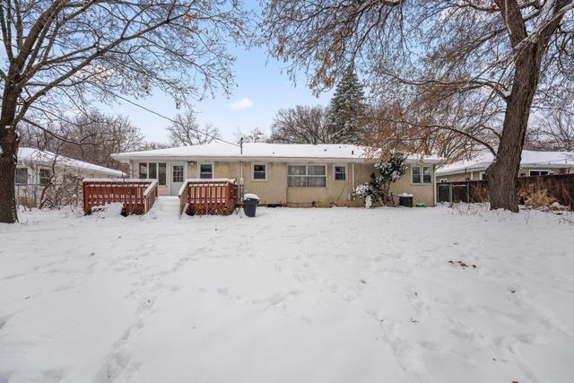 4832 Maryland Avenue N, Crystal, MN 55428