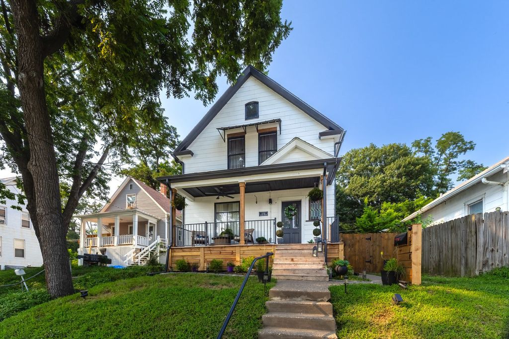 1718 W 9th Street, Davenport, IA 52804