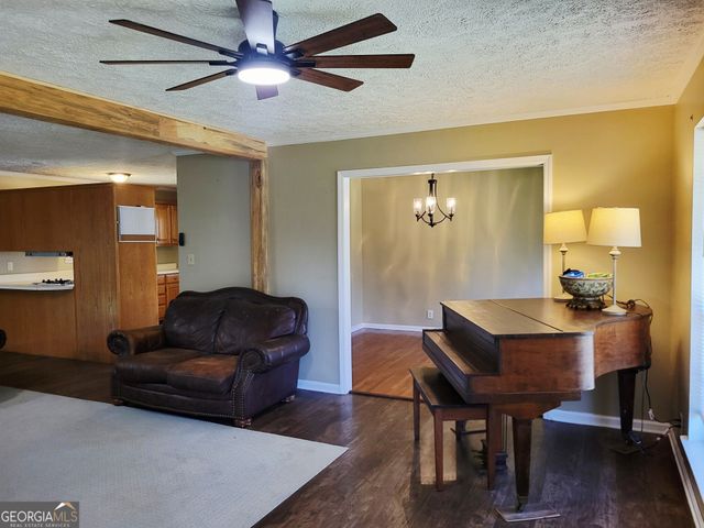 8321 County Rd 289, Lanett, AL 36863