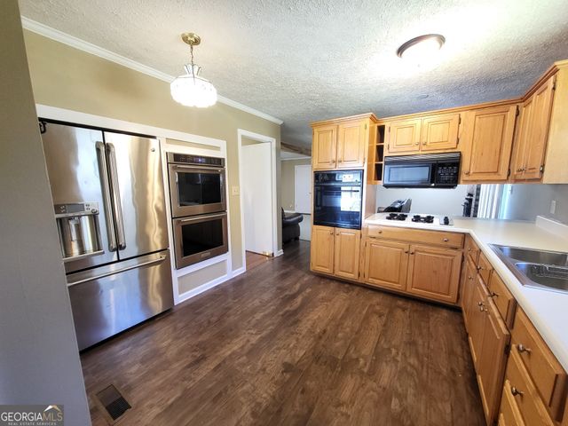 8321 County Rd 289, Lanett, AL 36863