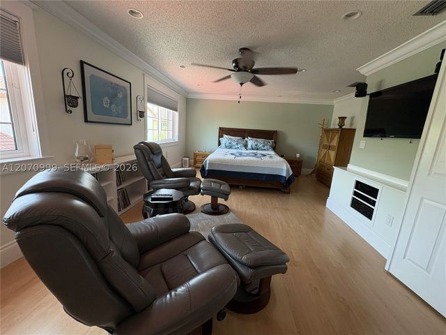 10880 SW 149th Pl, Miami, FL 33196