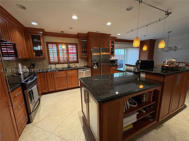 10880 SW 149th Pl, Miami, FL 33196