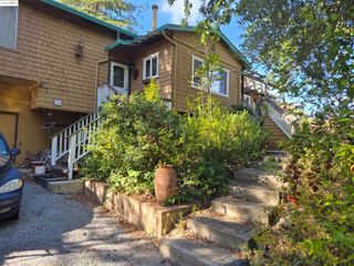 220 Canyon Dr, Portola Valley, CA 94028