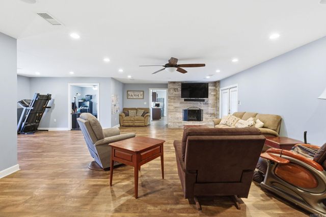 5704 Valentine Rd, North Little Rock, AR 72117