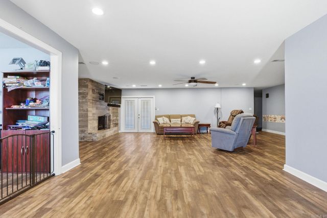 5704 Valentine Rd, North Little Rock, AR 72117