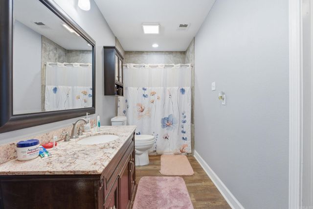 5704 Valentine Rd, North Little Rock, AR 72117