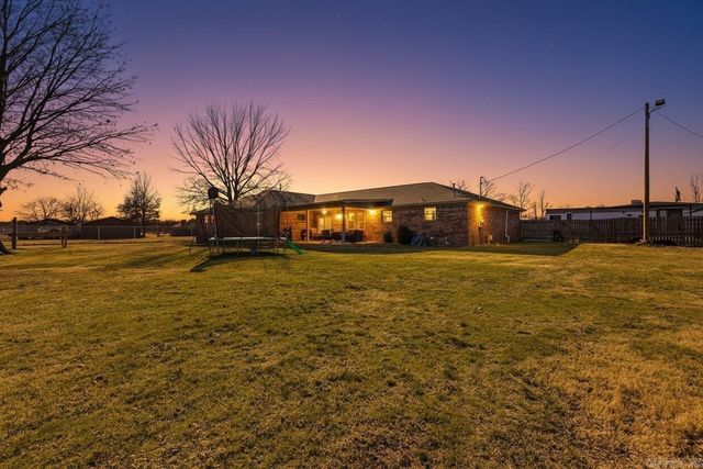 5704 Valentine Rd, North Little Rock, AR 72117