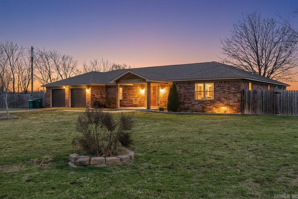 5704 Valentine Rd, North Little Rock, AR 72117