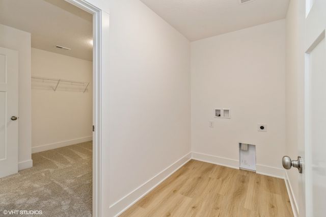 6918 SE 7th Avenue, Pleasant Hill, IA 50327