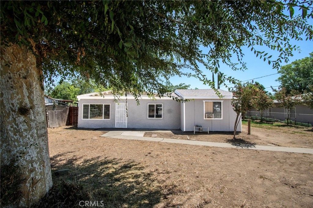 Image 1 of property listing at 5762 Ridgeview, Jurupa Valley, CA 91752