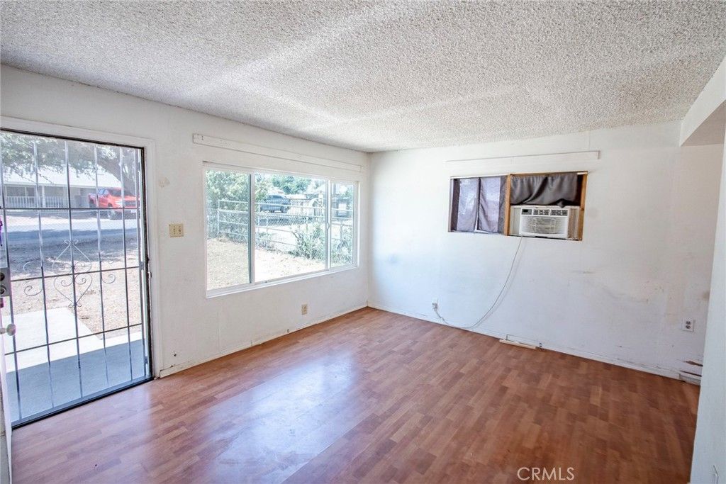 Image 5 of property listing at 5762 Ridgeview, Jurupa Valley, CA 91752