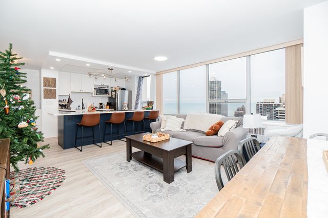 70 W Burton Place 2905F, Chicago, IL 60610